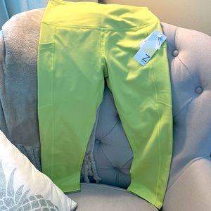 NWT Zella workout capris size M